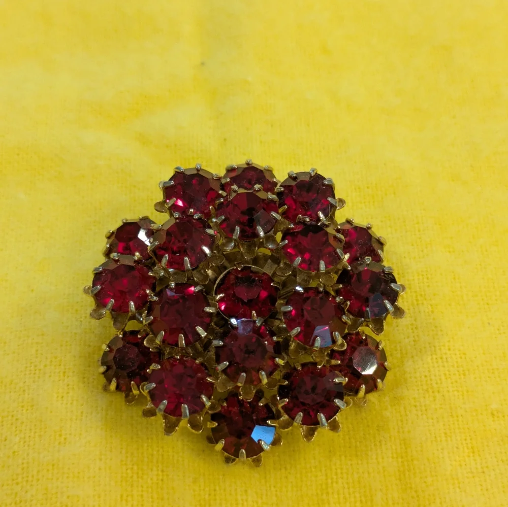 Vintage Austrian 1950' s Elegant Gold and Red Crystal Brooch